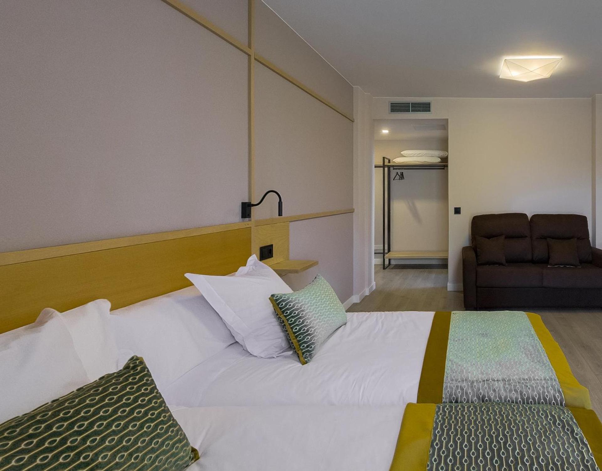 Hotel Portomarin Star ภายนอก รูปภาพ